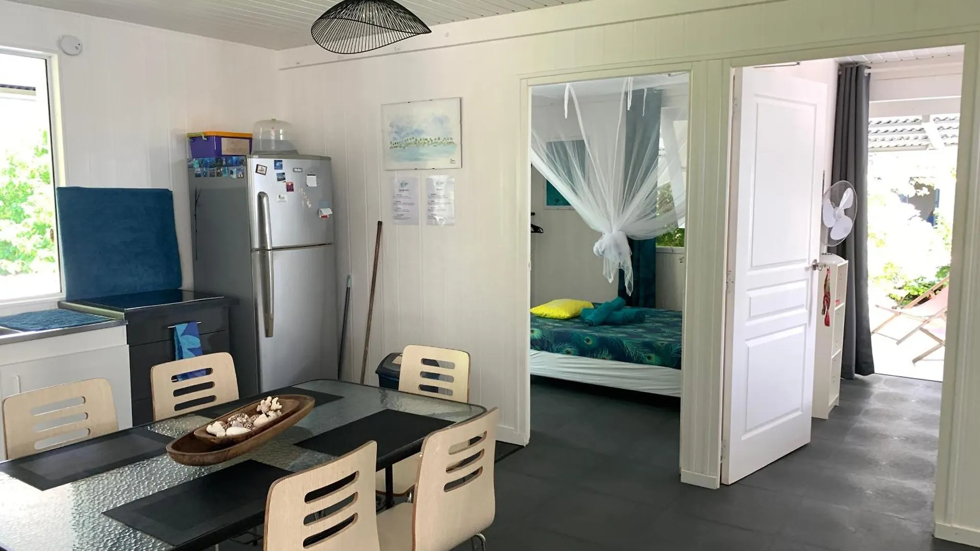 Le Fare Bleu Tiputa Rangiroa Apartment Homestay