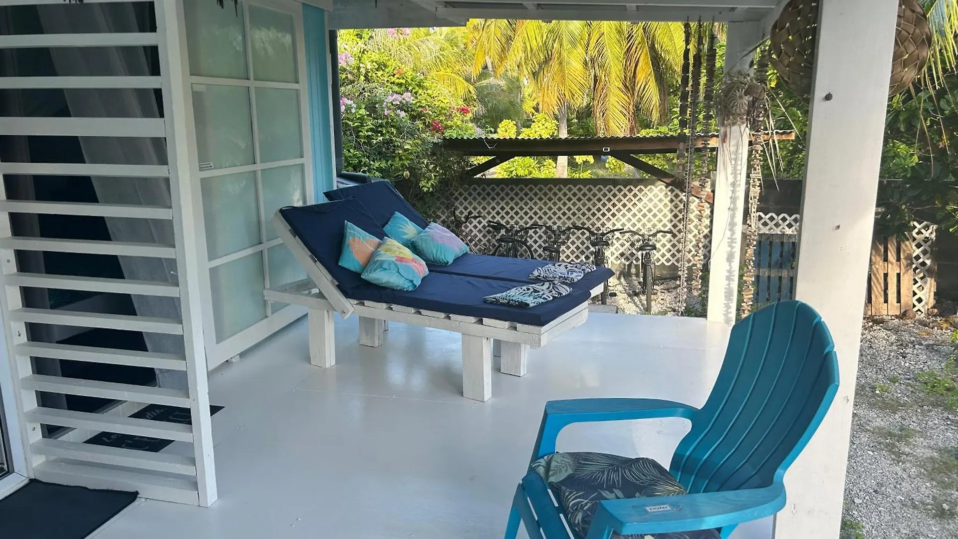 Le Fare Bleu Tiputa Rangiroa Apartment Homestay