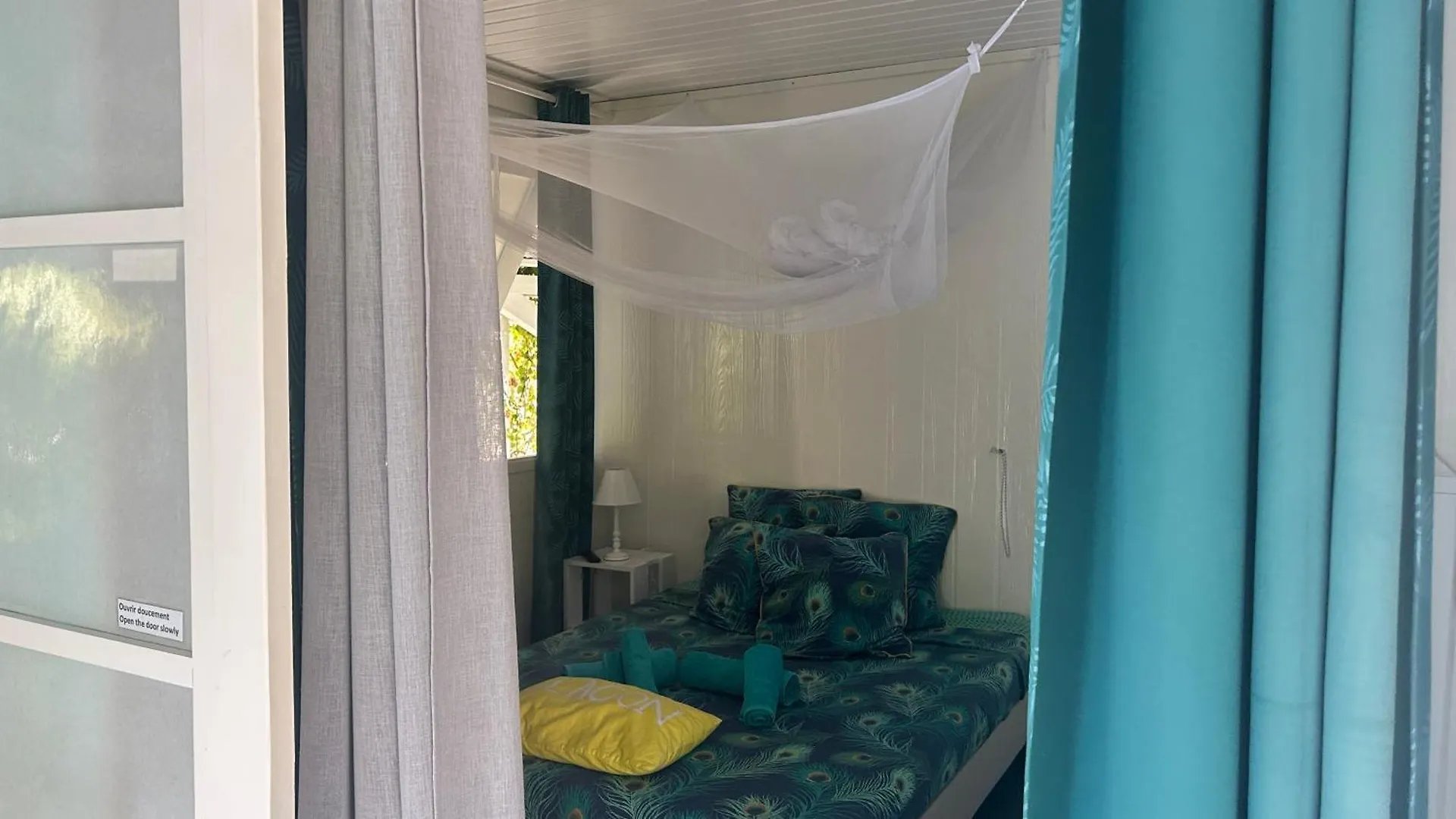 Le Fare Bleu Tiputa Rangiroa Apartment